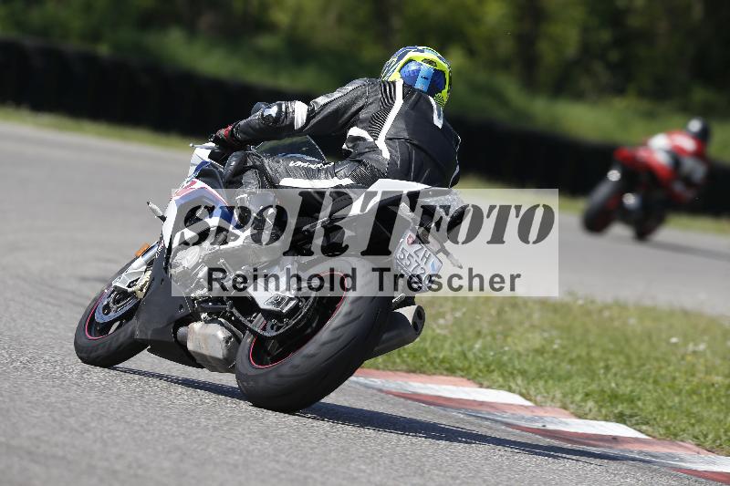 Archiv-2025/11 29.04.2025 PROMAX ADR/Gruppe gruen/backside